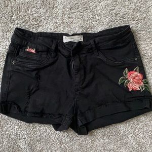 Black jeans short
